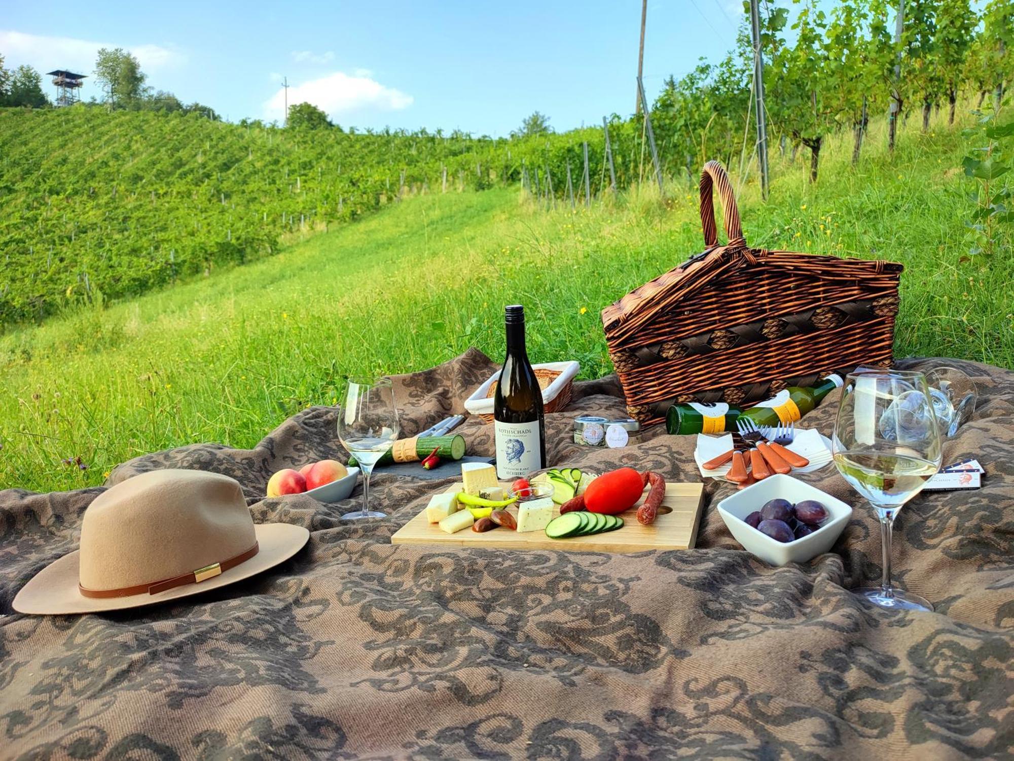 Weingut Winzerzimmer Rothschaedl Лойчах Экстерьер фото
